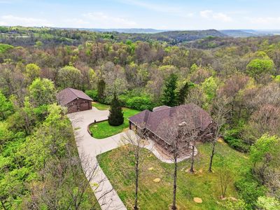 5739 Squirrelsnest Ln