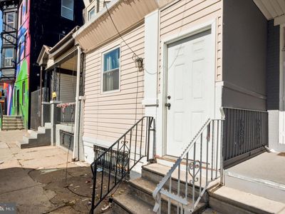809 E Locust Ave
