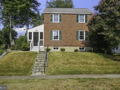 226 N Edison St