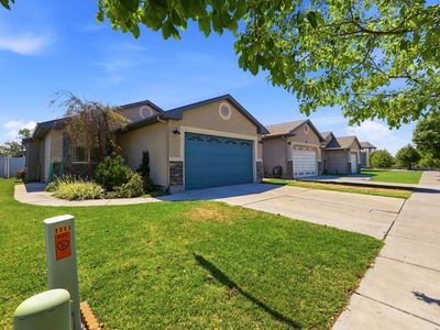 1113 W Haworth Dr