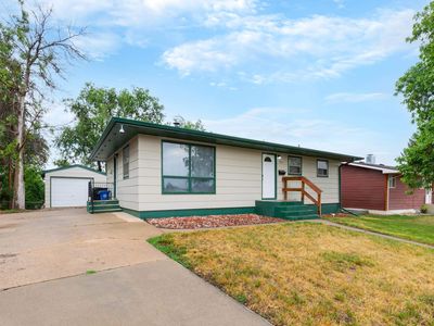 4586 Wentworth Dr