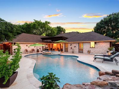 400 Hunters Ridge Cir