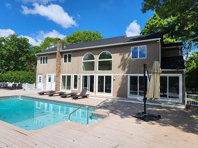 133 Old Country Rd
