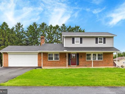 208 Fairway Dr