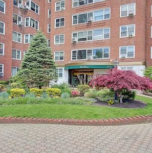11045 Queens Blvd APT 215