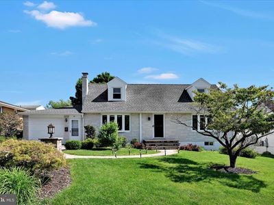 14 W Walnut St