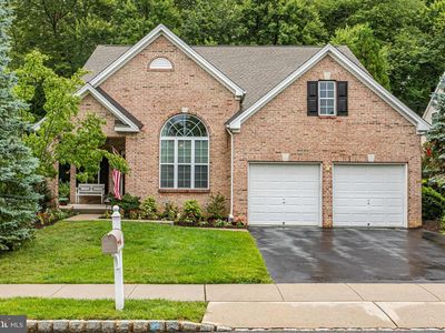 49 Lexington Dr