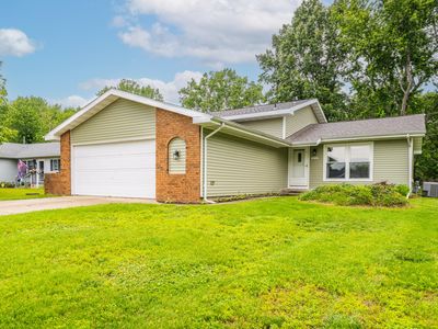 4633 Vista Dr