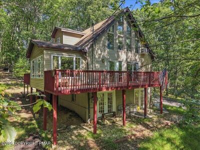 467 Lakeside Dr