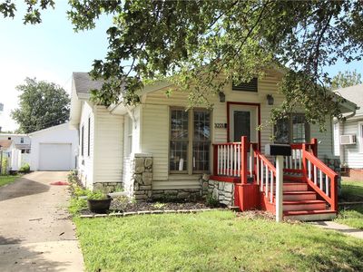 3221 Champaign Ave