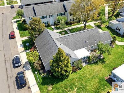 272 Middlebury Ln