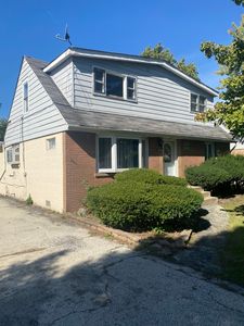 6818 Maple Ct