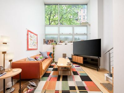 425 E 13th St APT 1M