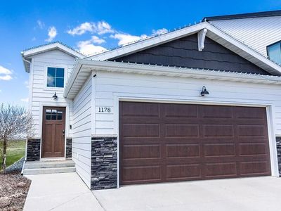 1178 Albert Ct W
