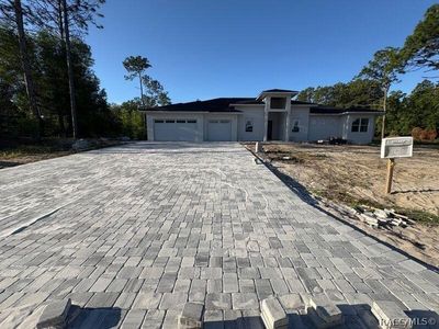 2418 W Axelwood Dr