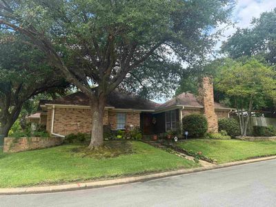 1125 Towne Lake Dr