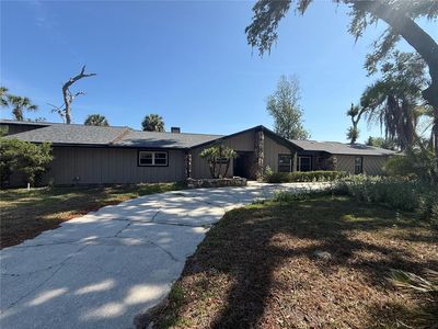 Property at 910 River Rapids Ave, Brandon, FL