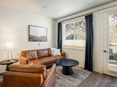2121 Hummingbird Way Bldg 3 #201