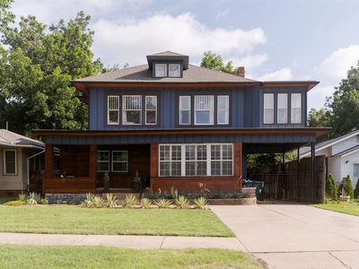 1209 NW 37th St