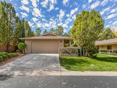 6121 E Laurel Loop