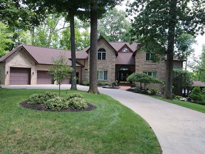 231 Lakeshore Dr