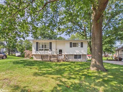 Property at 805 Wedgewood Dr, Oskaloosa, IA