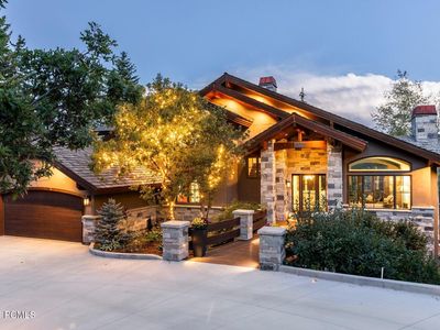 2081 Mahre Dr