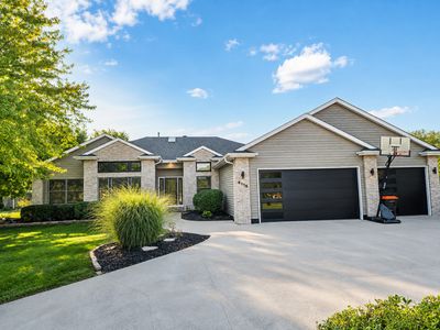 6116 Lakeshore Cir