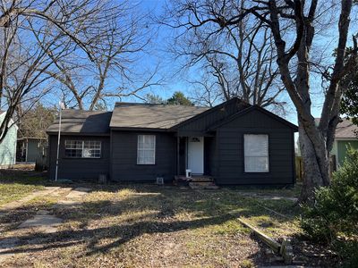 1104 Bell Dr