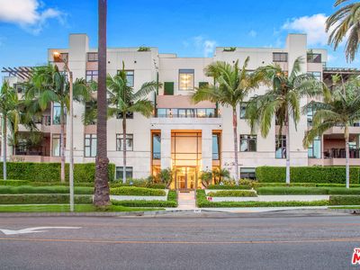 447 N Doheny Dr APT 304