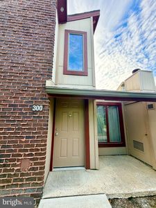 300 Uxbridge Dr