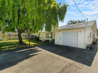 2075 Simmons Rd