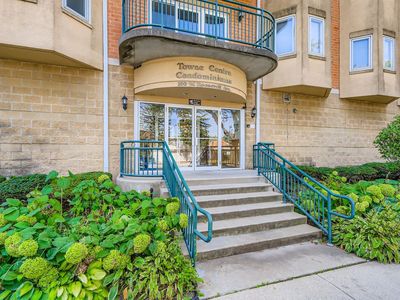 100 W Roosevelt Ave UNIT 201