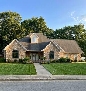 611 Shady Acres Ln