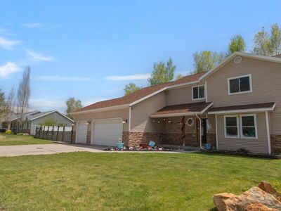 1099 W Countryside Cir