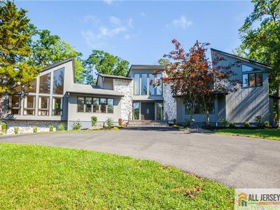 46 Calvert Ave W