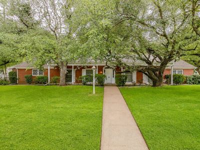 411 S Waco St