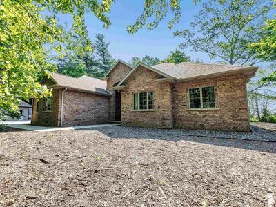 1830 PINE TREE COURT