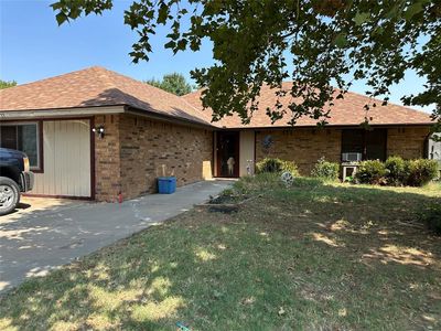 Property at 1911 Van Buren Ave NE, Piedmont, OK