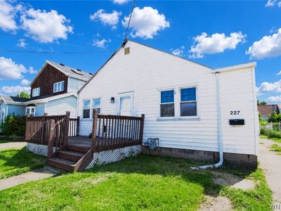 227 Roland St