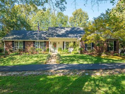290 Whispering Winds Dr
