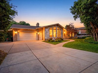 2465 Woodland Dr