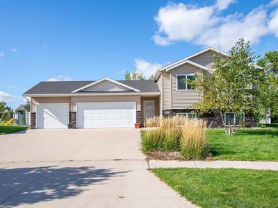 5883 Autumn Dr S