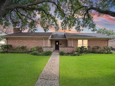 6114 Rollingbrook Dr
