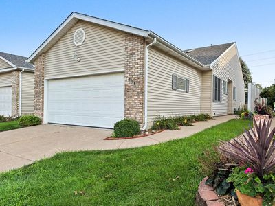 Property at 3981 Prairie Ln, Bettendorf, IA
