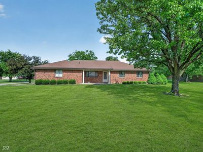 8782 Surrey Dr