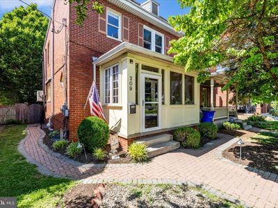 209 Monroe Ave