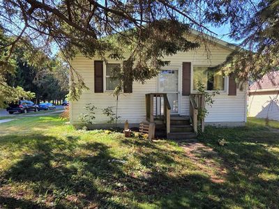 428 E School Street