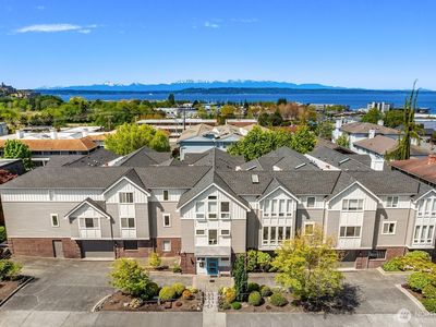 232 4th Avenue S #206