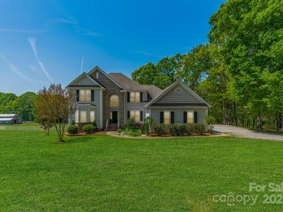 228 Red Dog Dr